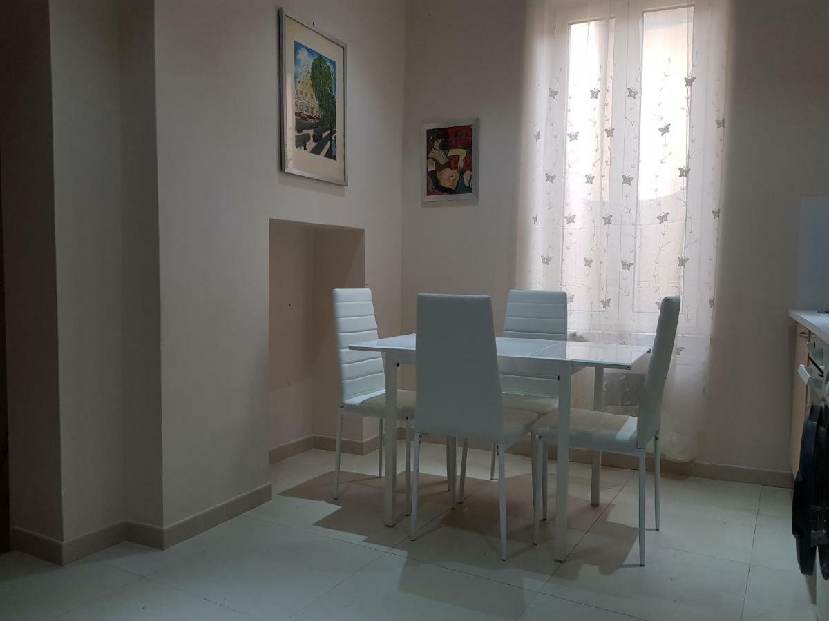 הוילה Napoli Royal Flats מראה חיצוני תמונה